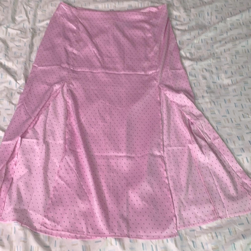 Pink polka dot skirt with slits
